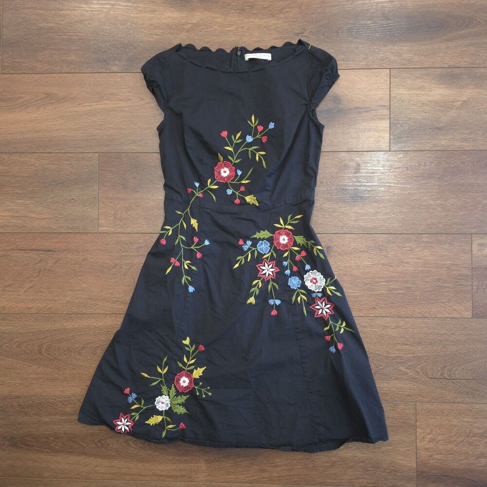 Wayward Fancies Eshakti XS 2 Black Floral Embroidered Pockets Midi Dress